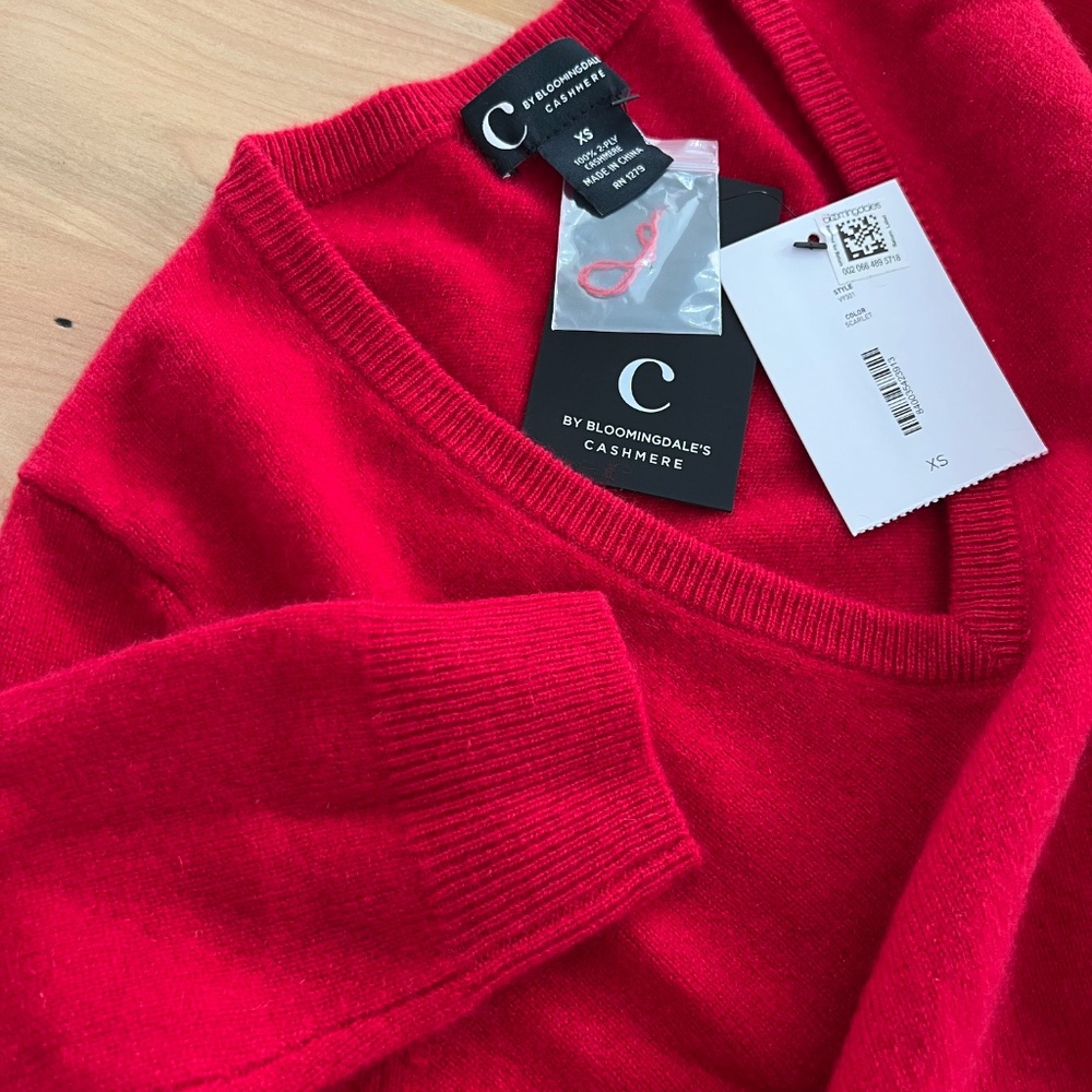 Red Cashmere Sweater, long sleeve, v-neck, 100% genuine cashmere, NWT